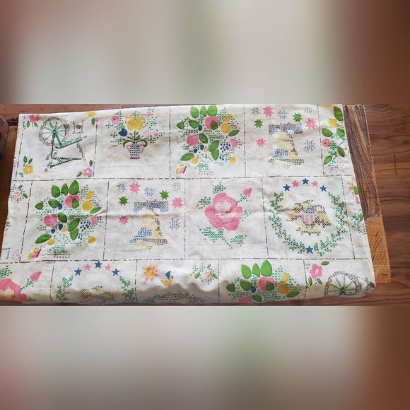 Other - Pair Of VINTAGE Floral Cross-Stitch "LOOK" Printed Cotton Pillow Cases